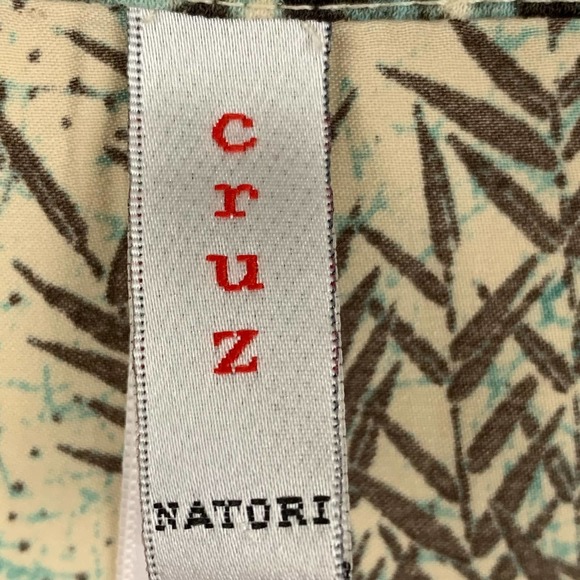 Elegant Beige and Teal Patterned Dress - Picture 6 of 10